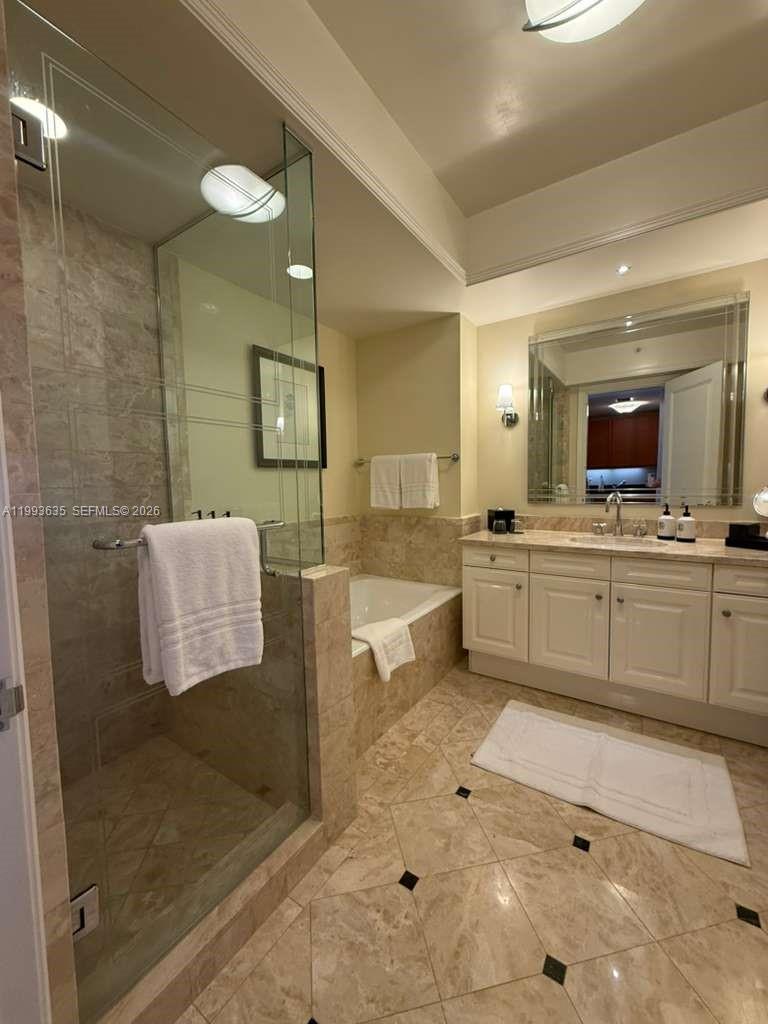1435 Brickell Ave #3305, Miami FL 33131