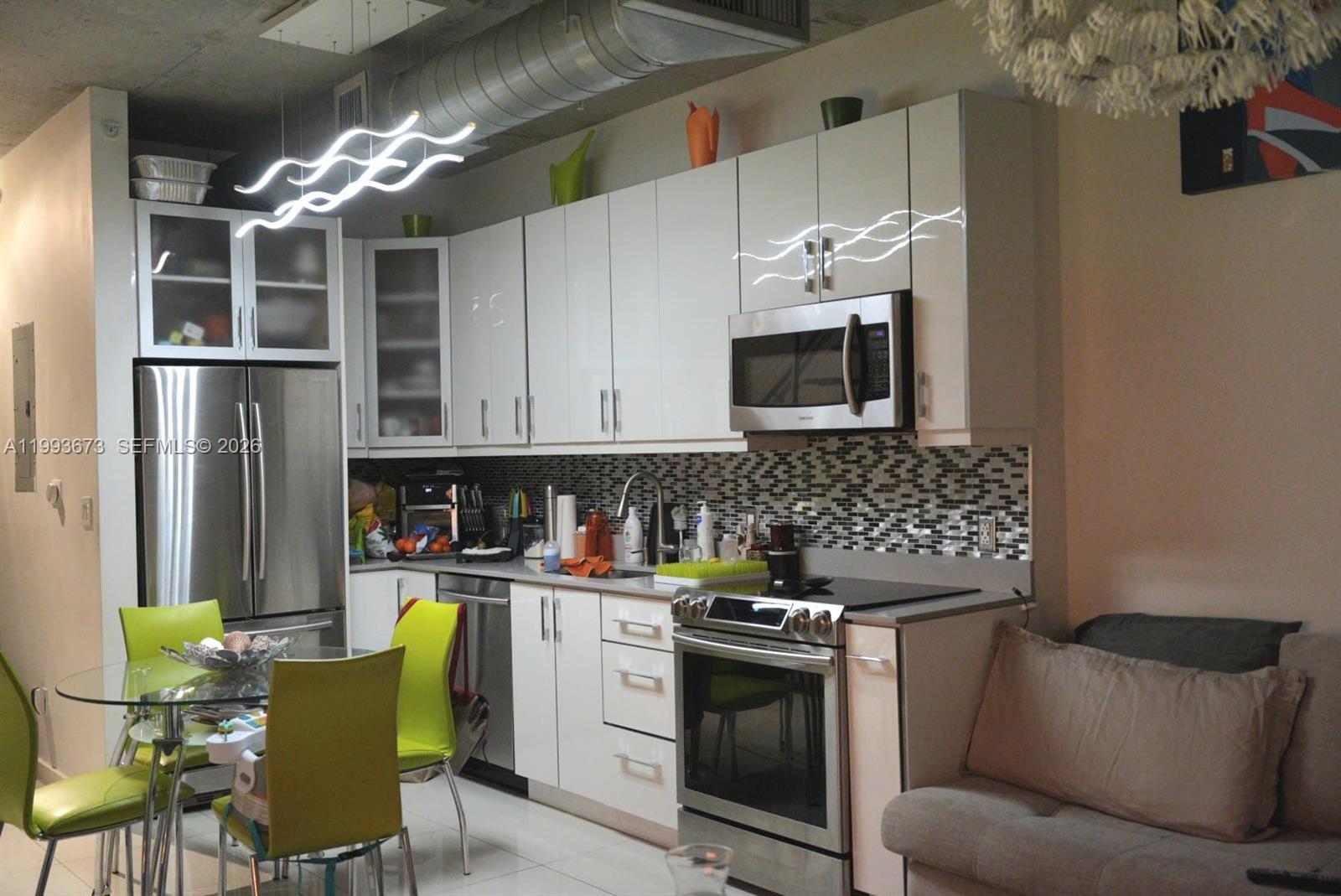 690 SW 1 CT #1722, Miami FL 33130