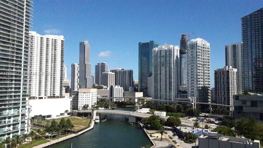 690 SW 1 CT #1722, Miami FL 33130