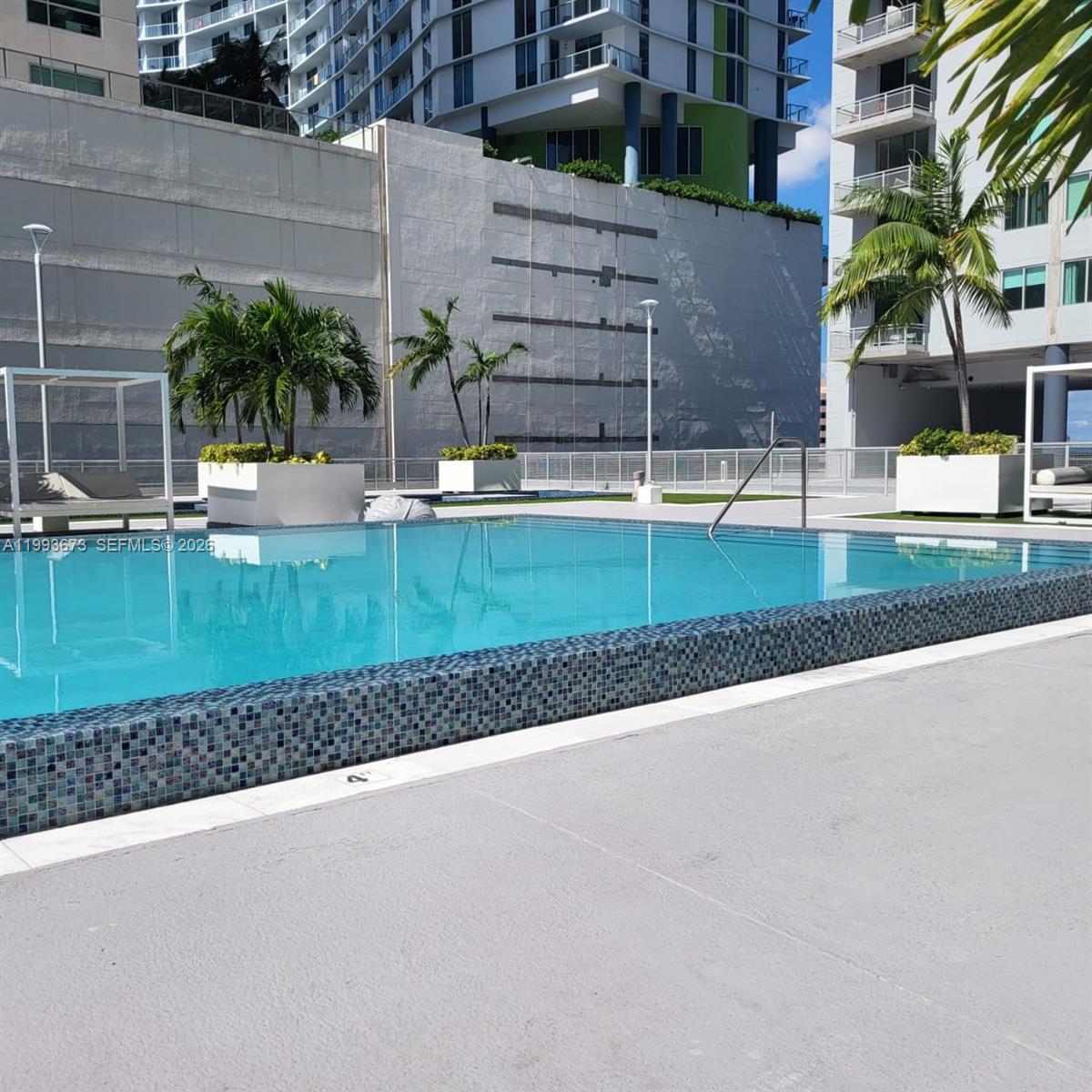 690 SW 1 CT #1722, Miami FL 33130