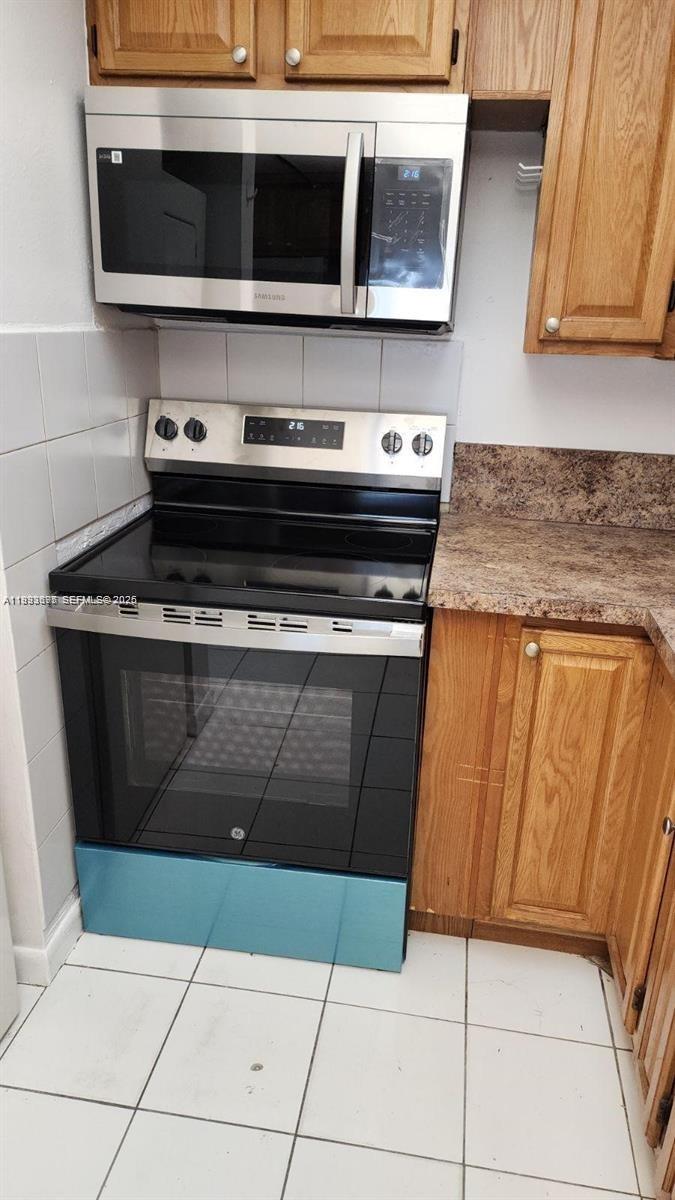 10000 NW 80th Ct #2415, Hialeah Gardens FL 33016