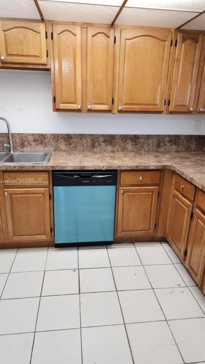 10000 NW 80th Ct #2415, Hialeah Gardens FL 33016