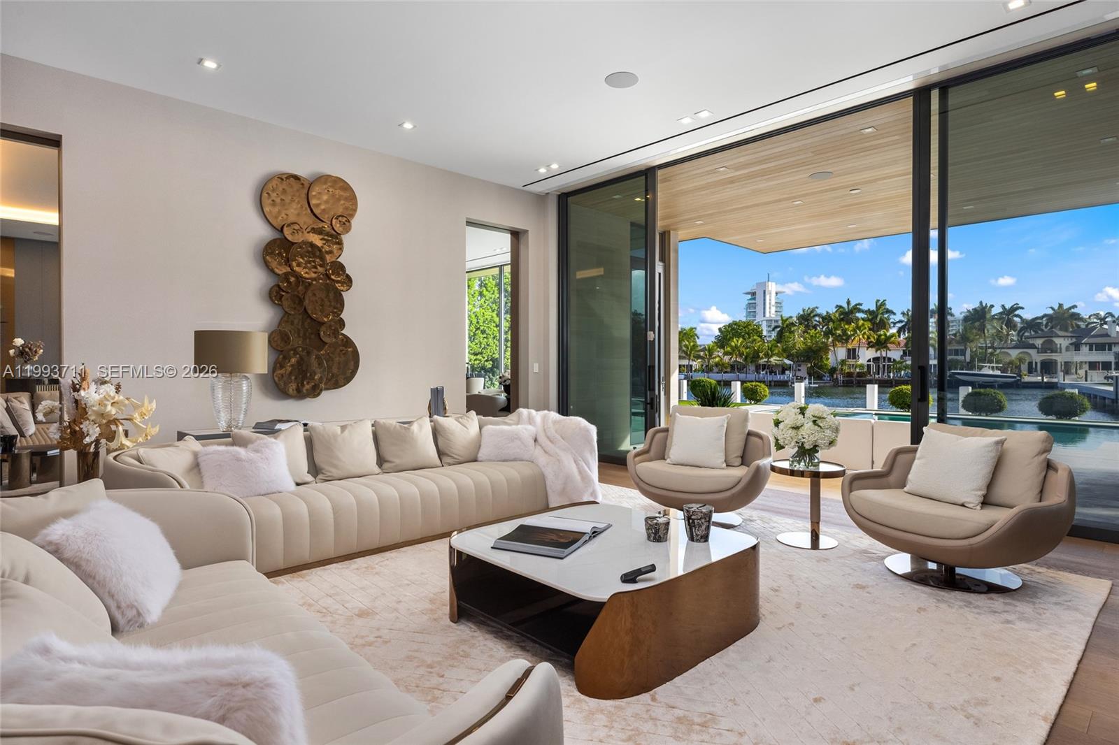 2560 Del Lago Dr, Fort Lauderdale FL 33316