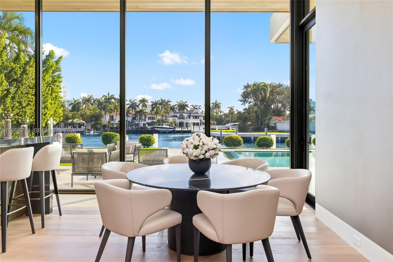 2560 Del Lago Dr, Fort Lauderdale FL 33316