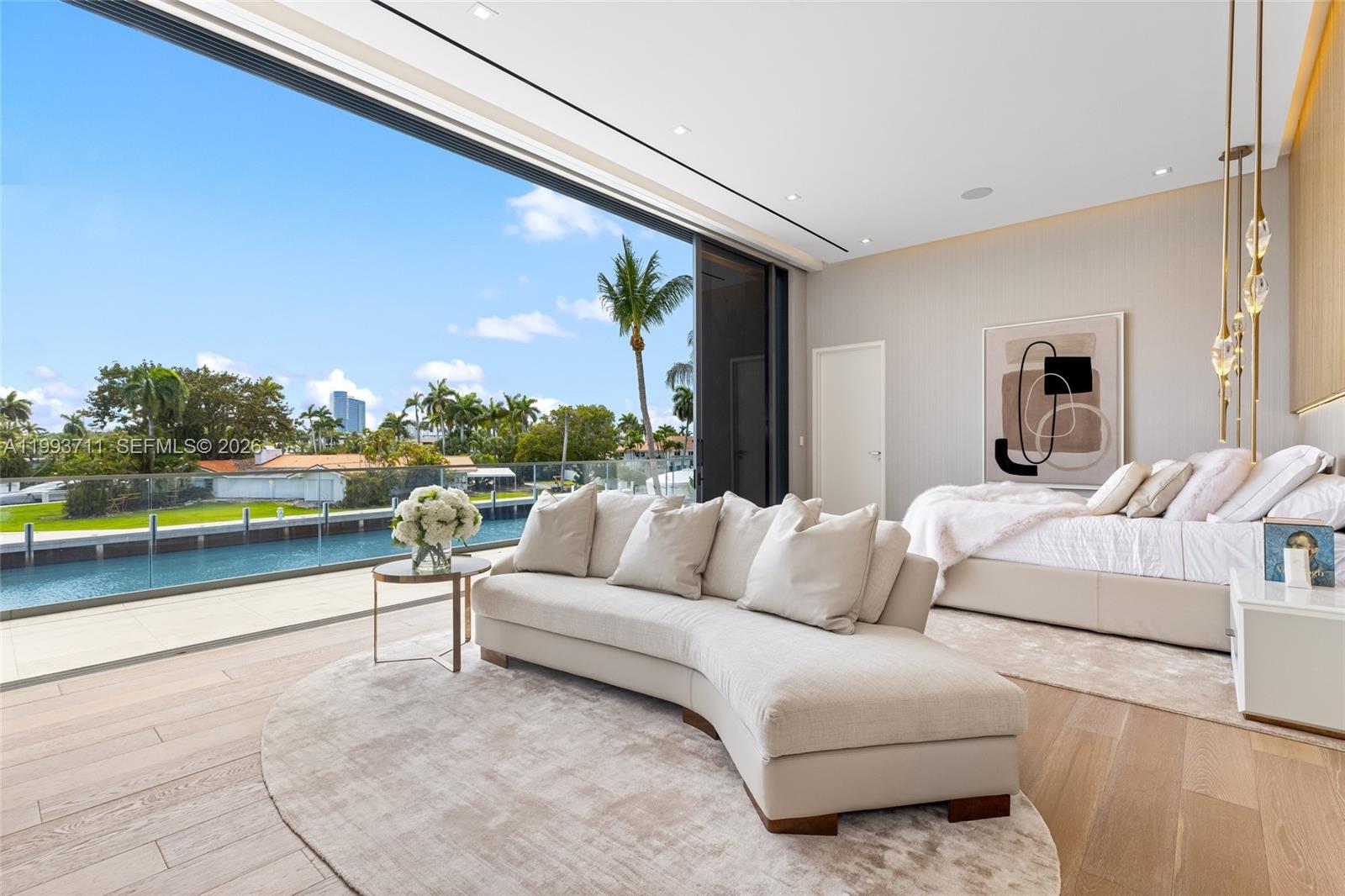 2560 Del Lago Dr, Fort Lauderdale FL 33316