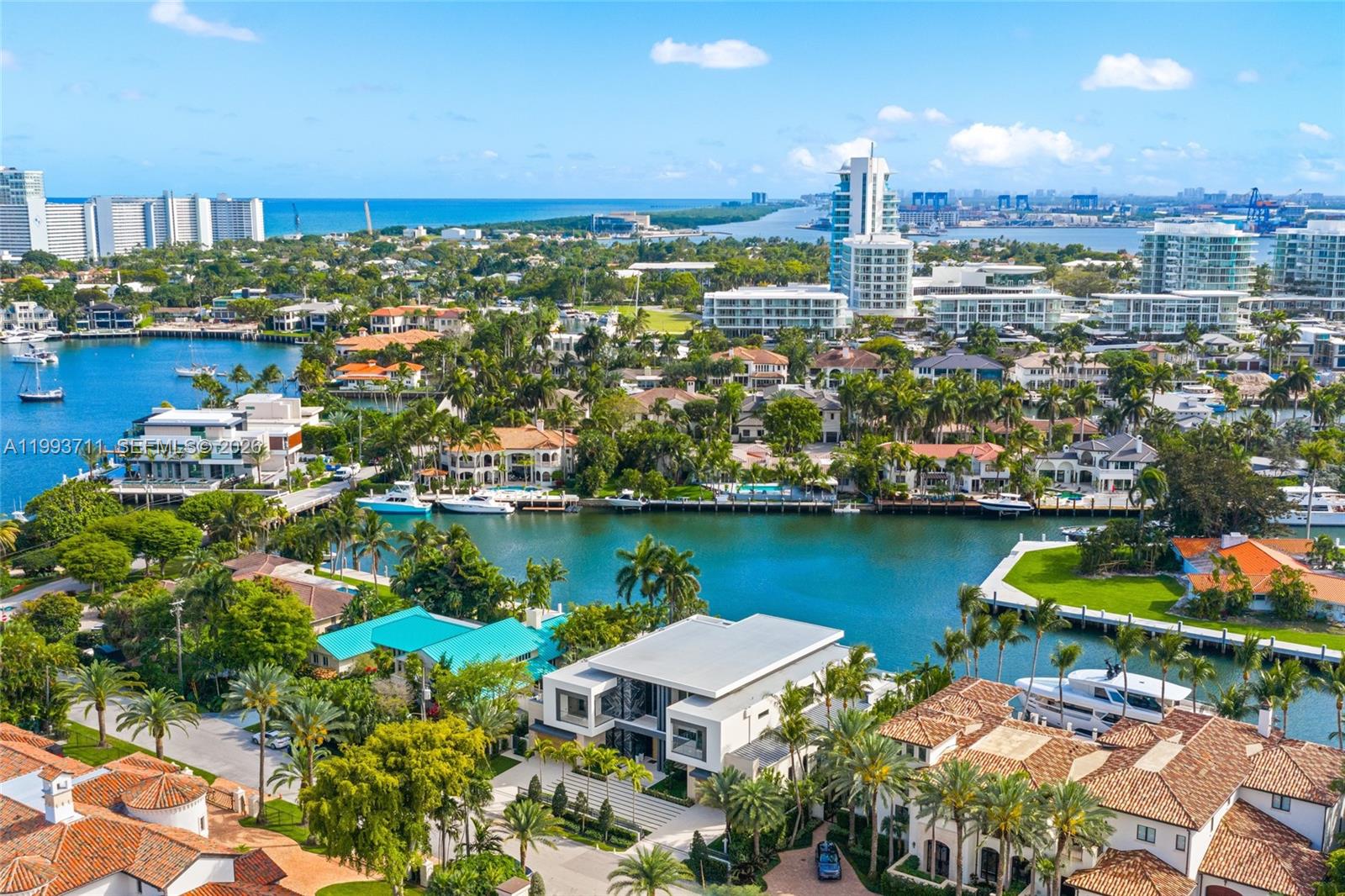 2560 Del Lago Dr, Fort Lauderdale FL 33316