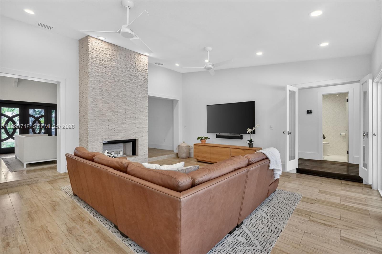 3258 Riviera Dr, Coral Gables FL 33134