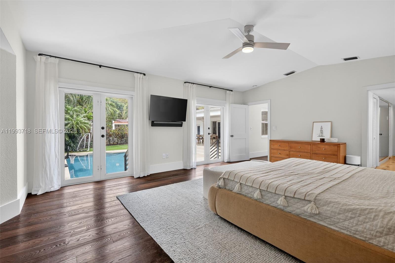 3258 Riviera Dr, Coral Gables FL 33134