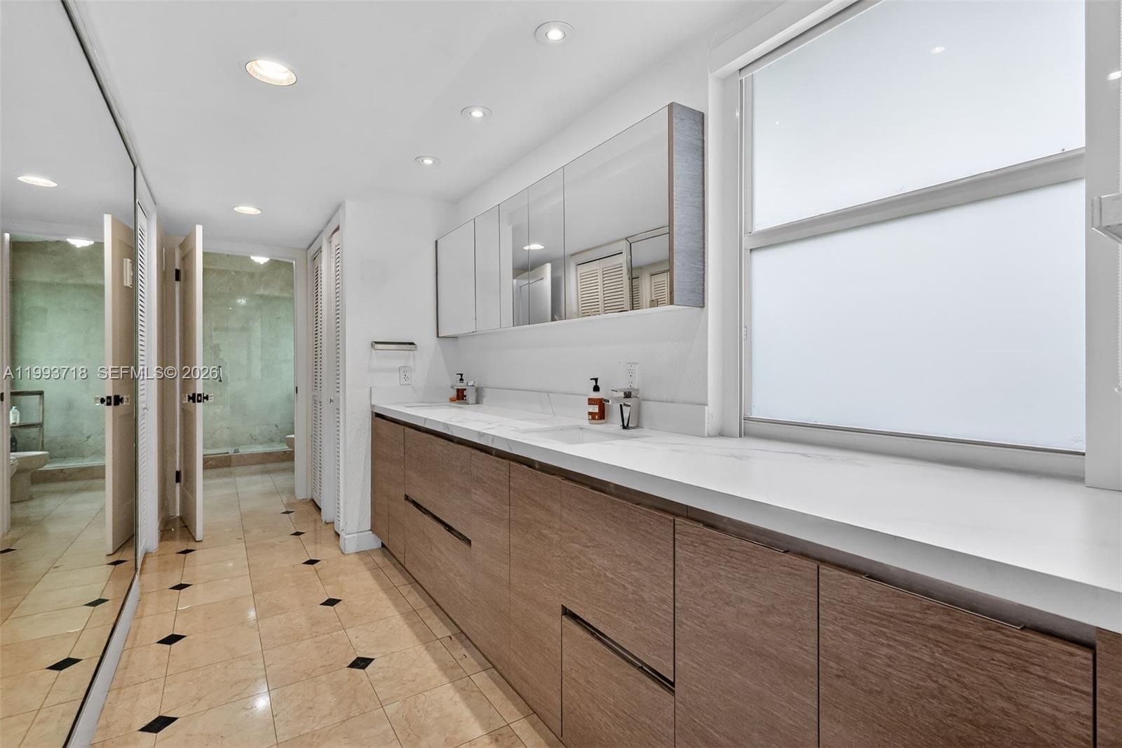 3258 Riviera Dr, Coral Gables FL 33134