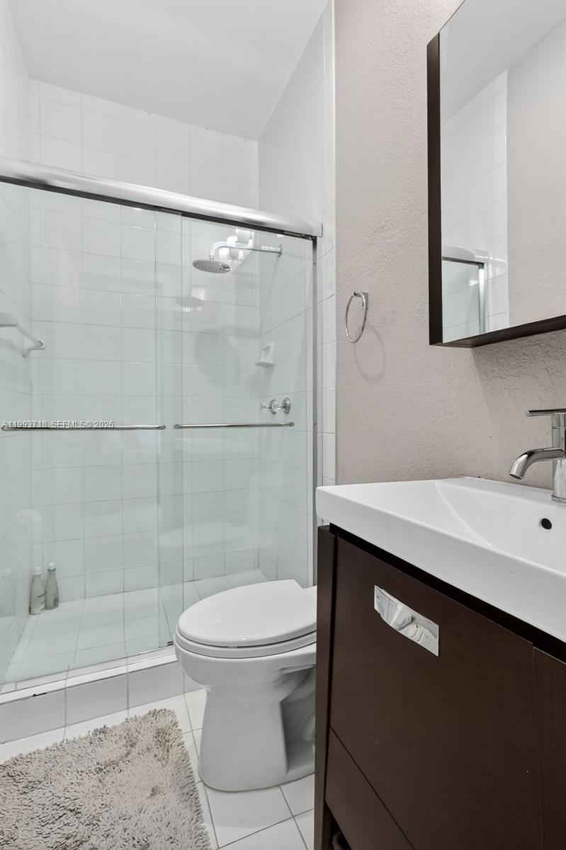 3258 Riviera Dr, Coral Gables FL 33134