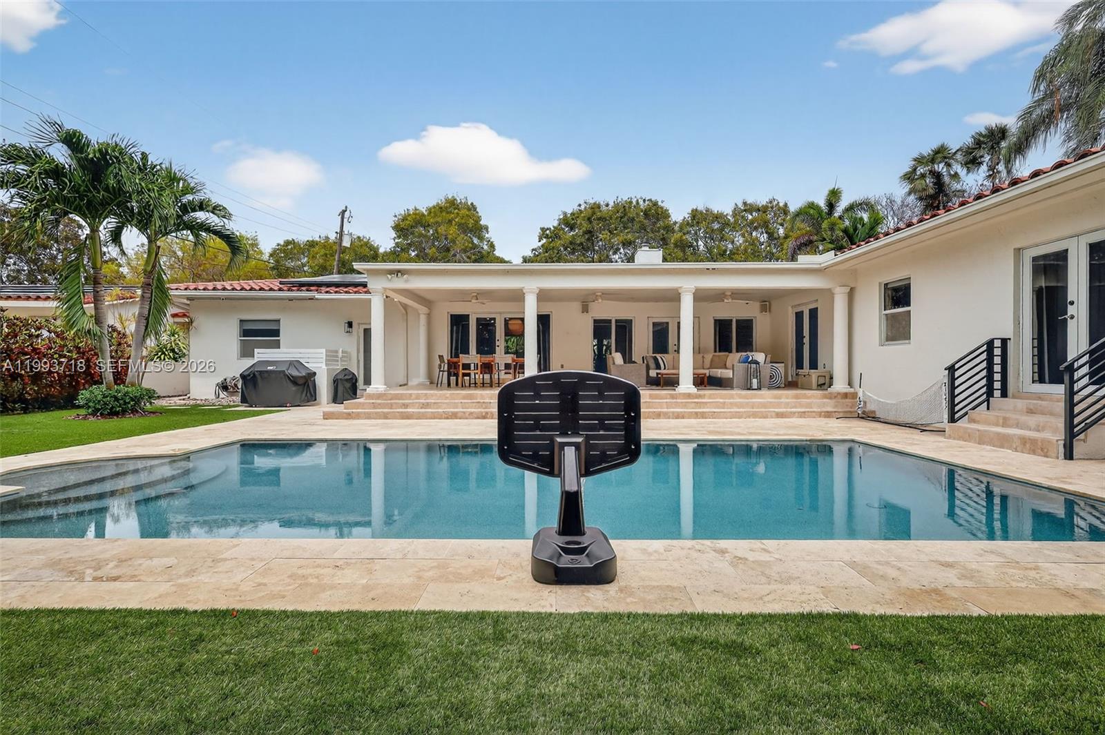 3258 Riviera Dr, Coral Gables FL 33134