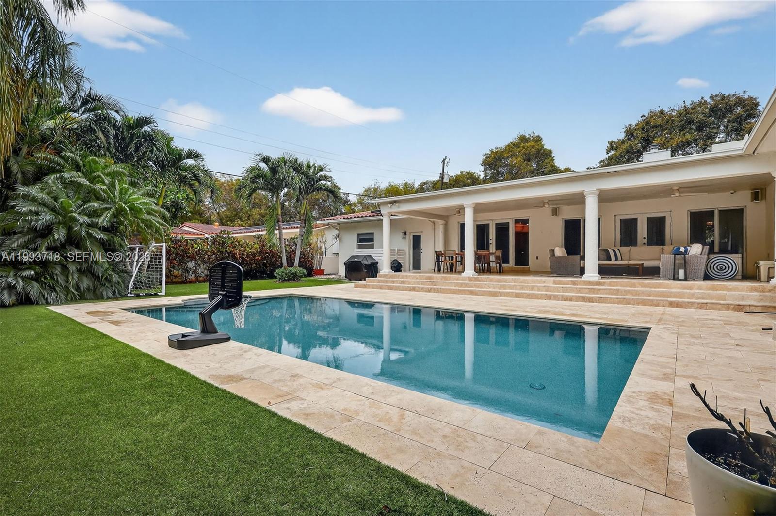 3258 Riviera Dr, Coral Gables FL 33134
