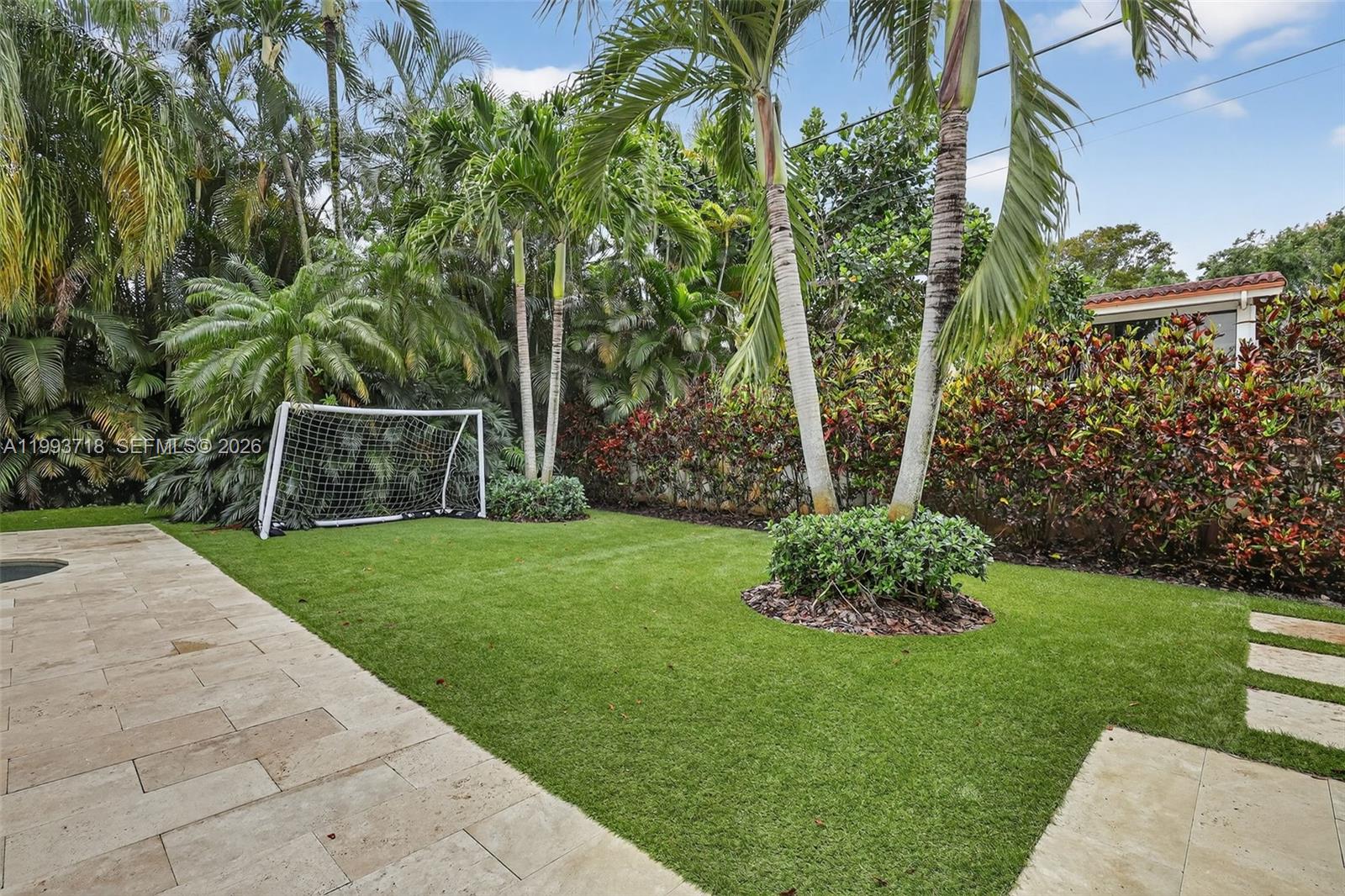 3258 Riviera Dr, Coral Gables FL 33134