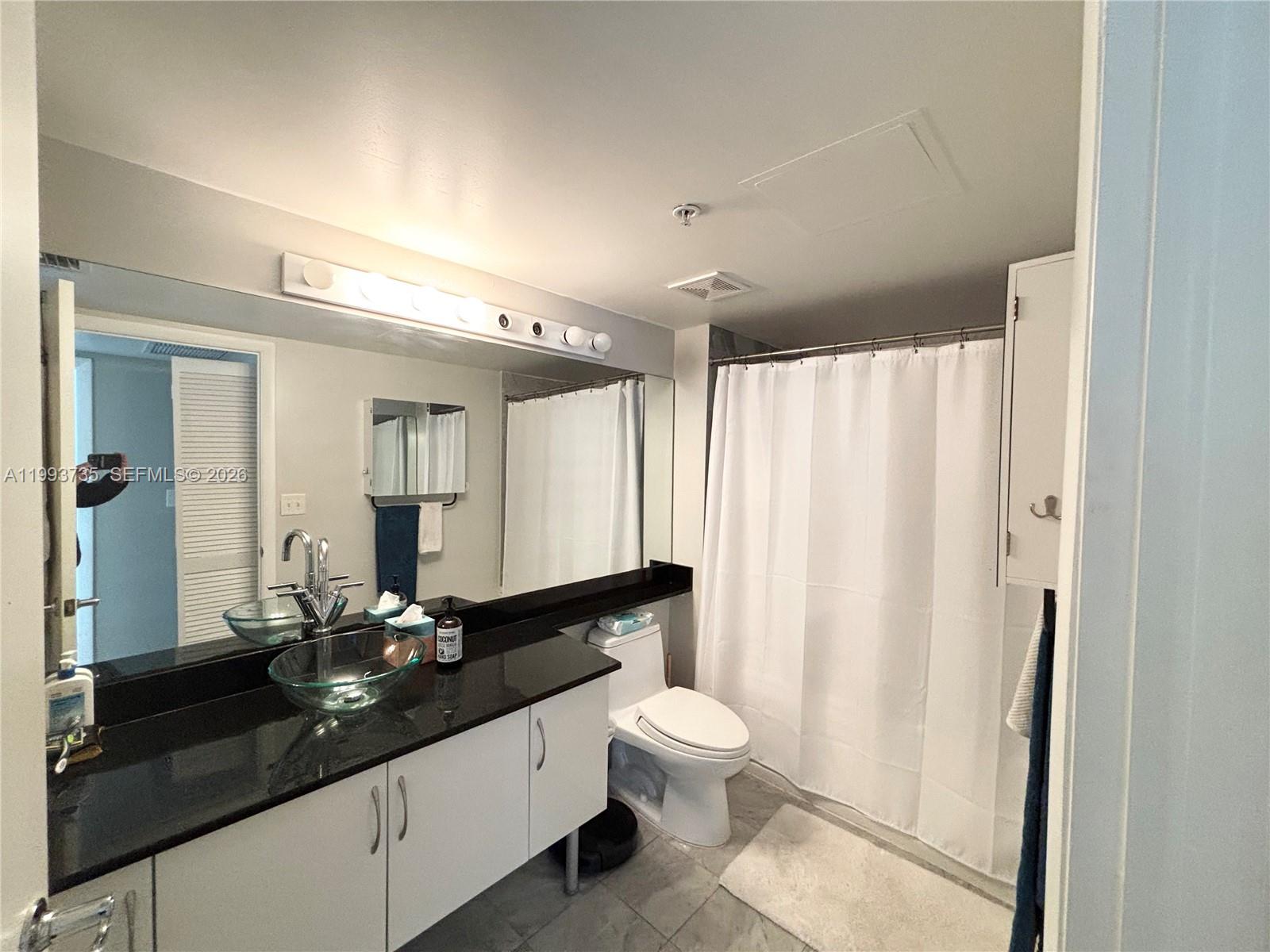 31 SE 5th St #2805, Miami FL 33131