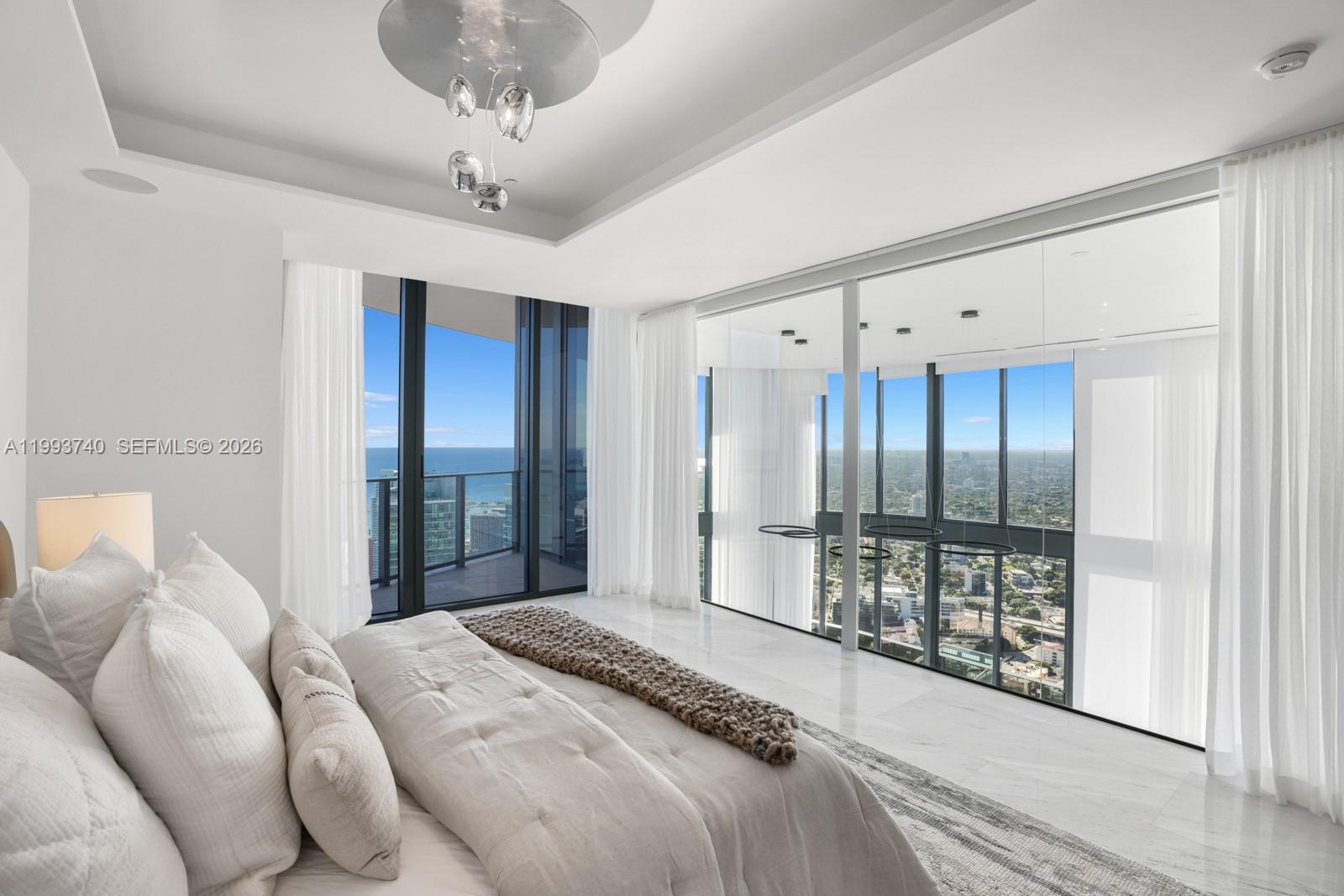 1000 Brickell Plz #UPH6202, Miami FL 33131