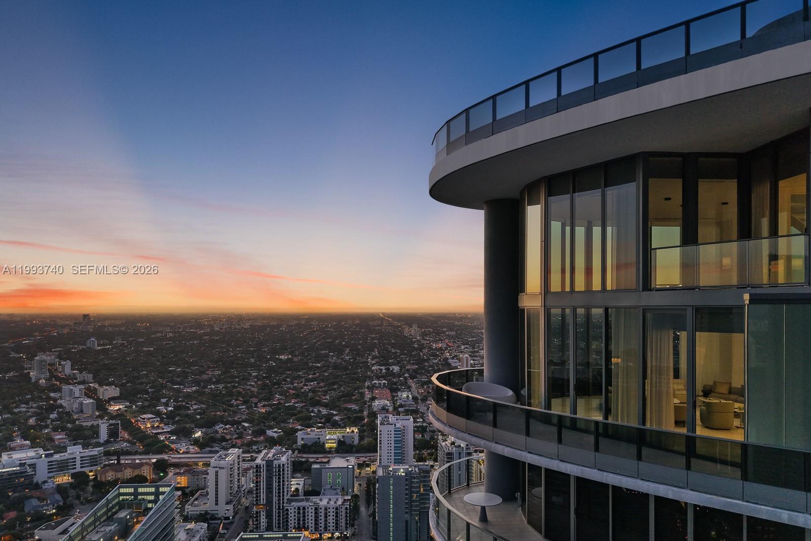 1000 Brickell Plz #UPH6202, Miami FL 33131