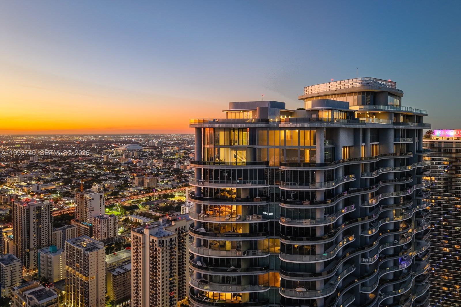1000 Brickell Plz #UPH6202, Miami FL 33131