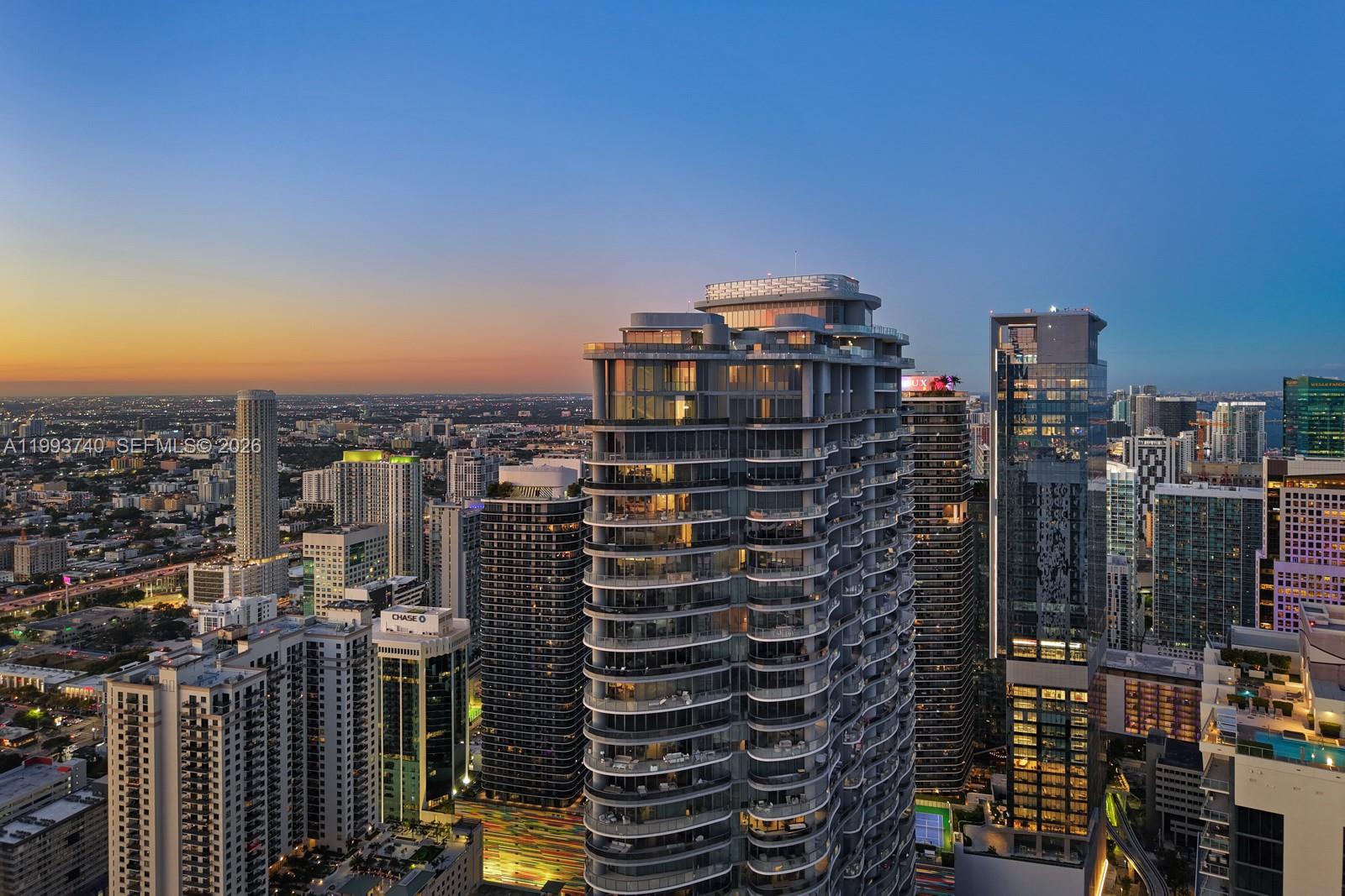 1000 Brickell Plz #UPH6202, Miami FL 33131