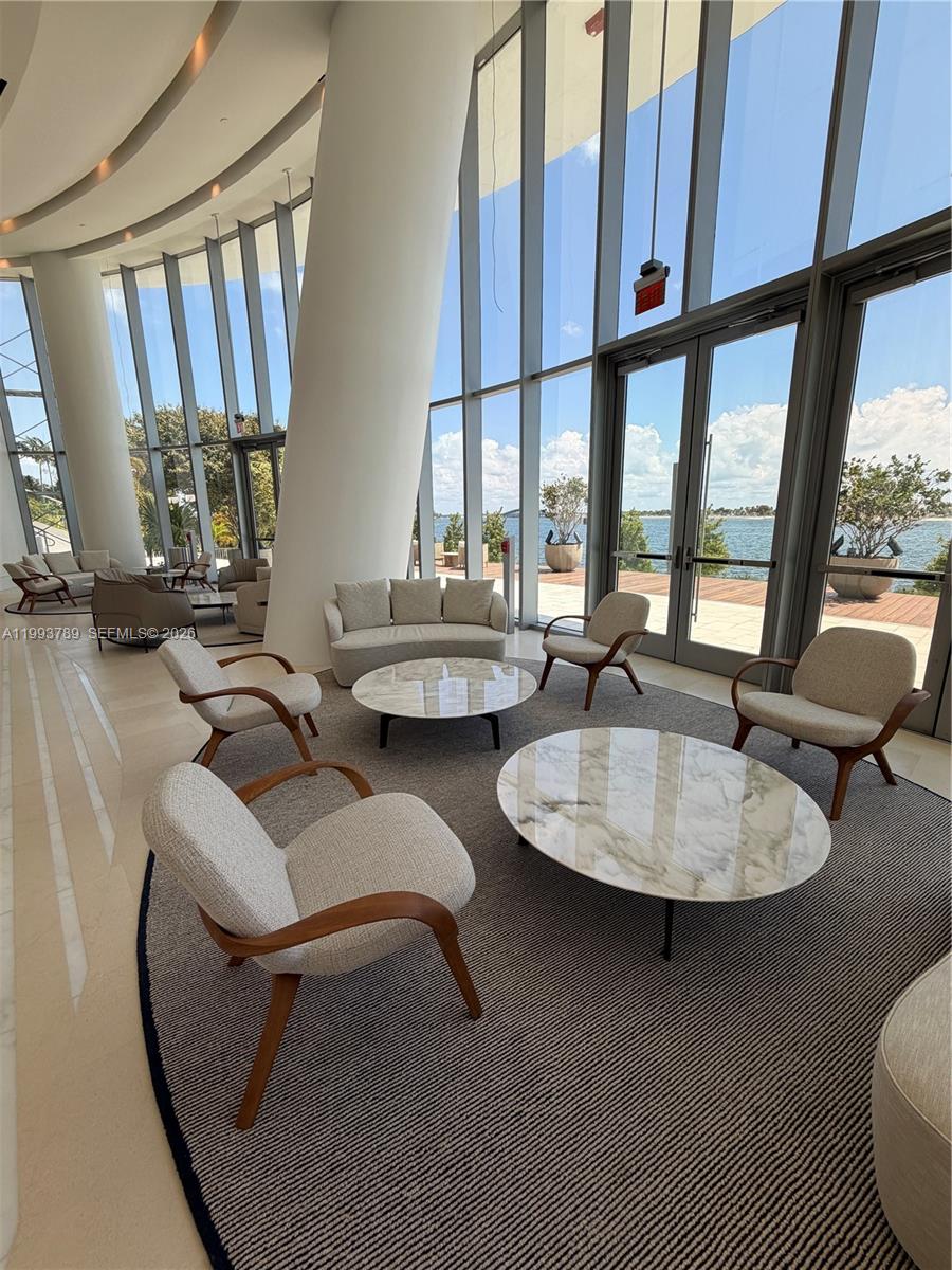 175 SE 25th Rd #2101, Miami FL 33129