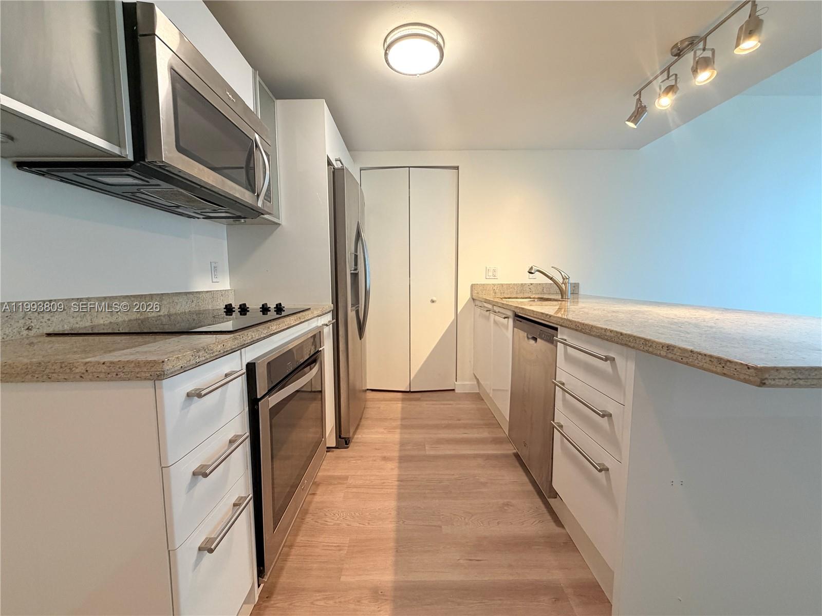 185 SW 7 ST #2510, Miami FL 33130