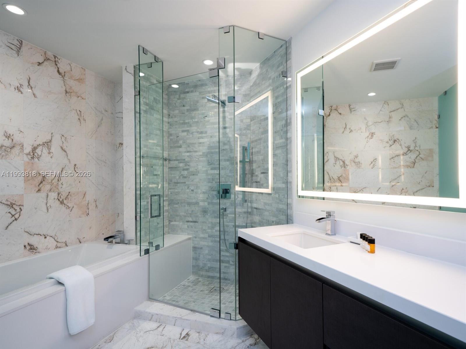 851 NE 1st Ave #2206, Miami FL 33132