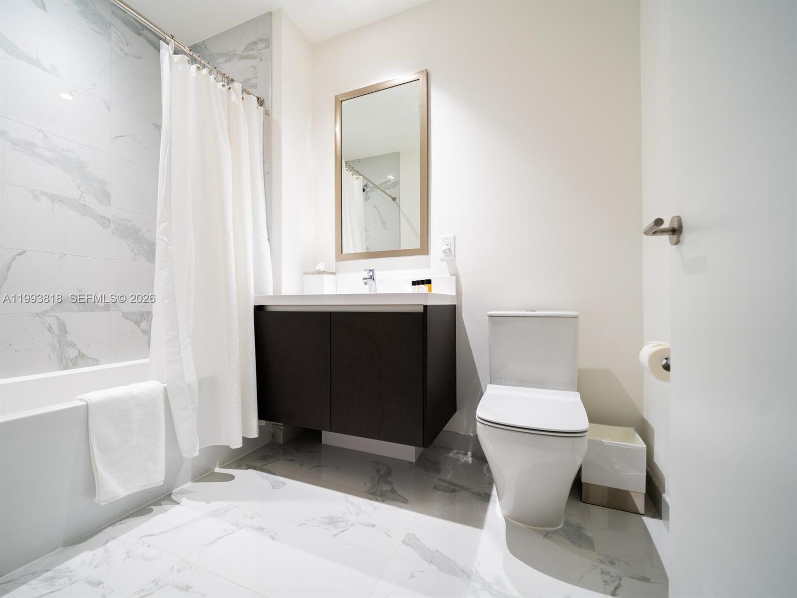 851 NE 1st Ave #2206, Miami FL 33132