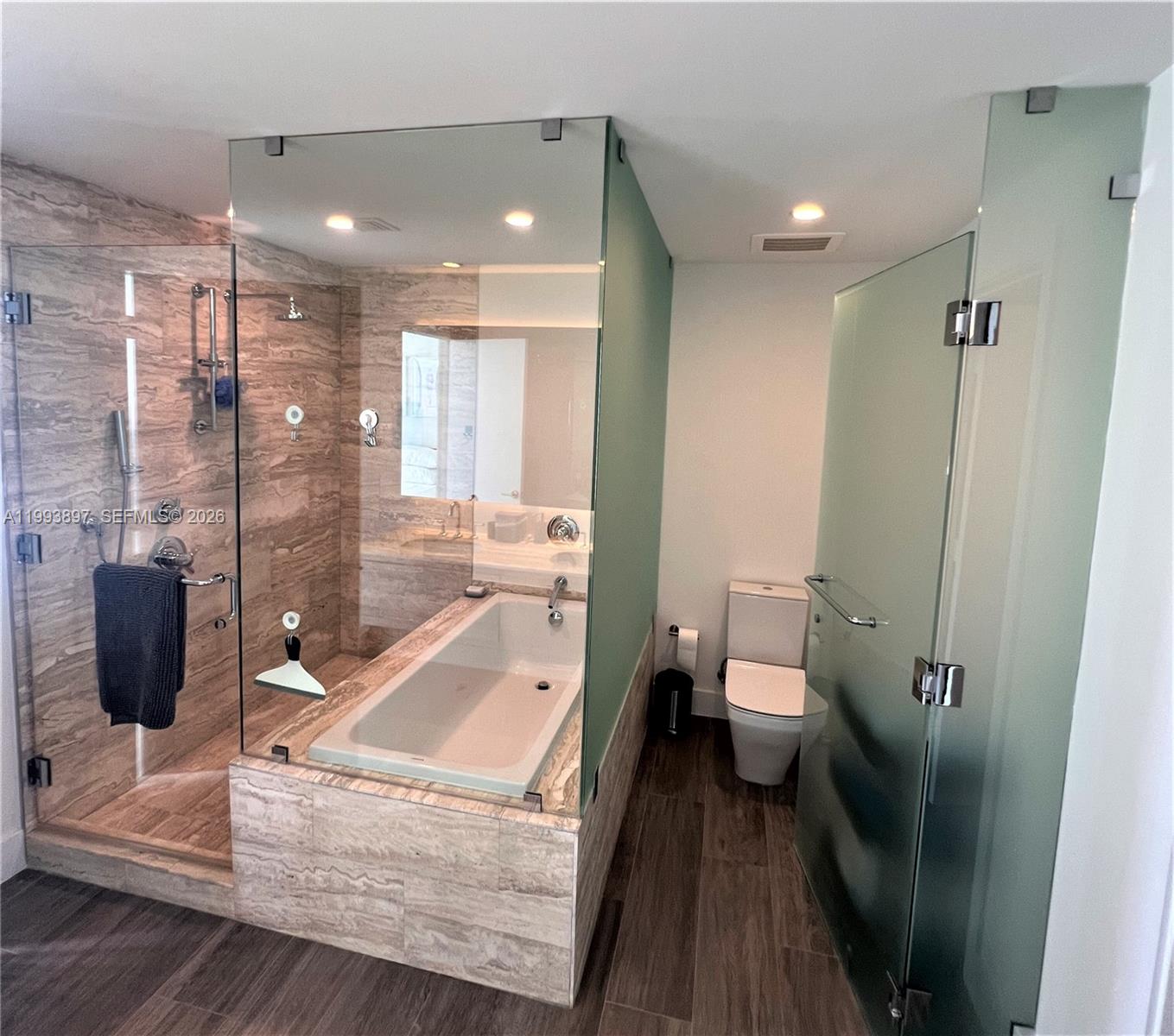 2900 NE 7th Ave #2204, Miami FL 33137