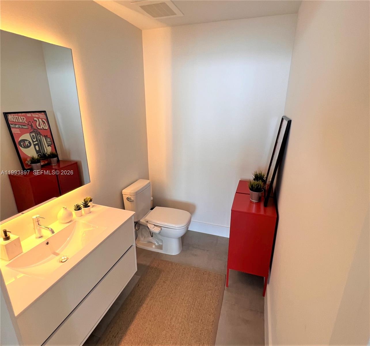 2900 NE 7th Ave #2204, Miami FL 33137