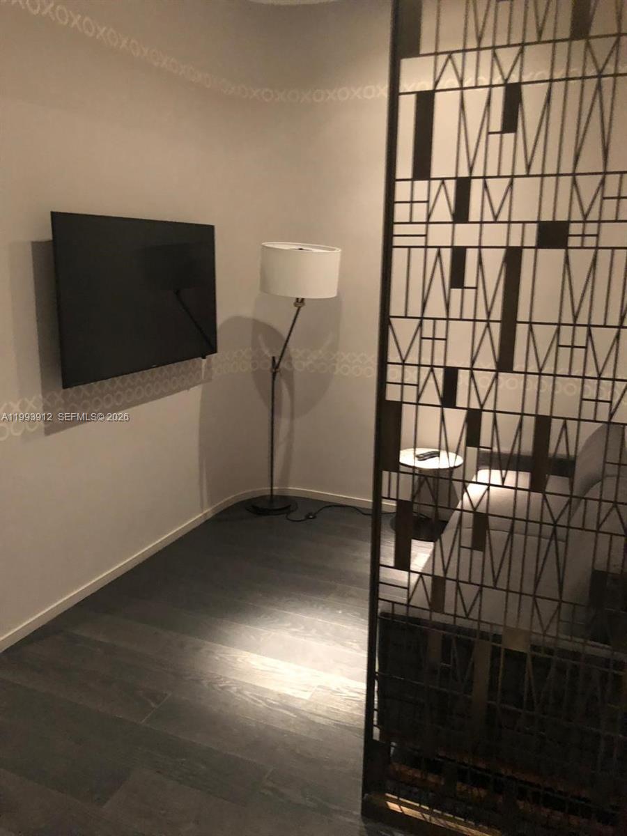 801 S Miami Ave #412, Miami FL 33131
