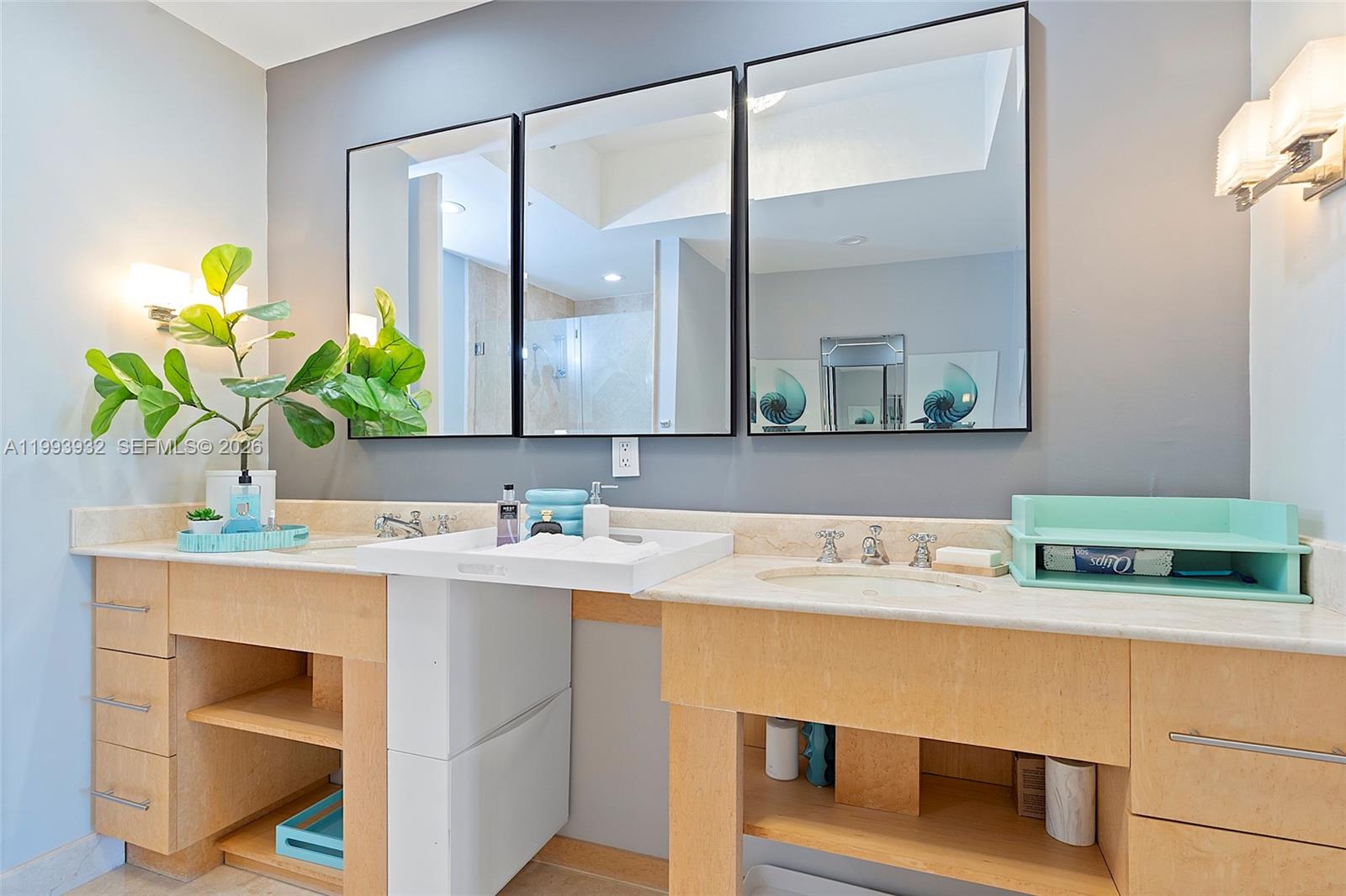 100 S Pointe Dr #506, Miami Beach FL 33139