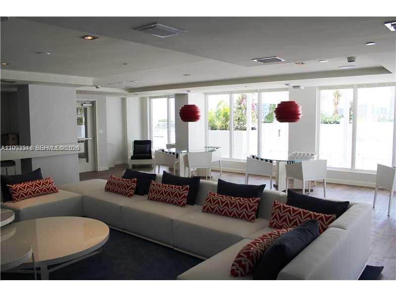 4250 Biscayne Blvd #815, Miami FL 33137