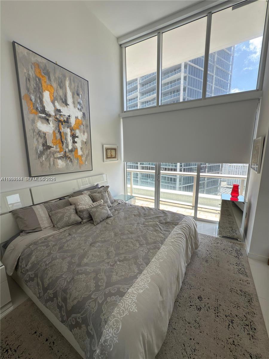 475 Brickell Ave #2813, Miami FL 33131