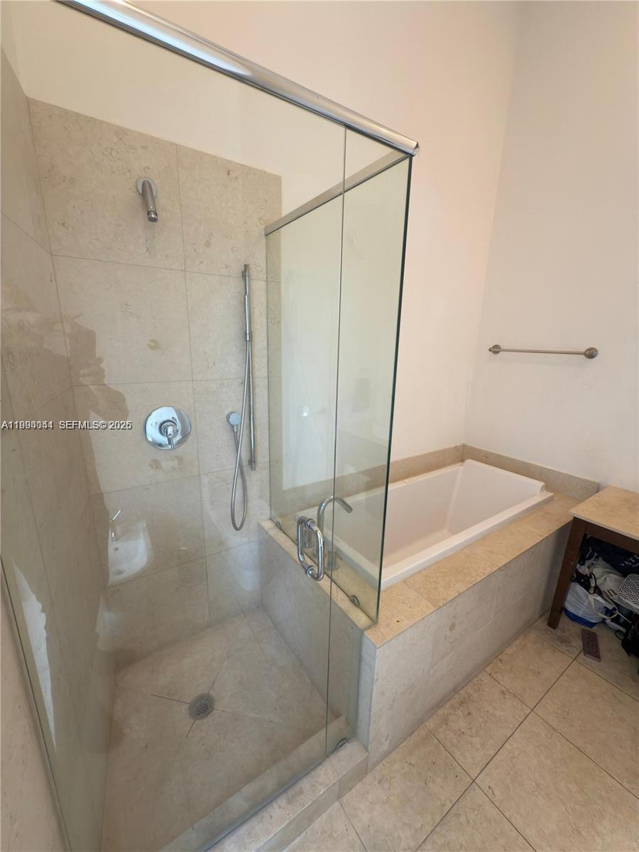 475 Brickell Ave #2813, Miami FL 33131