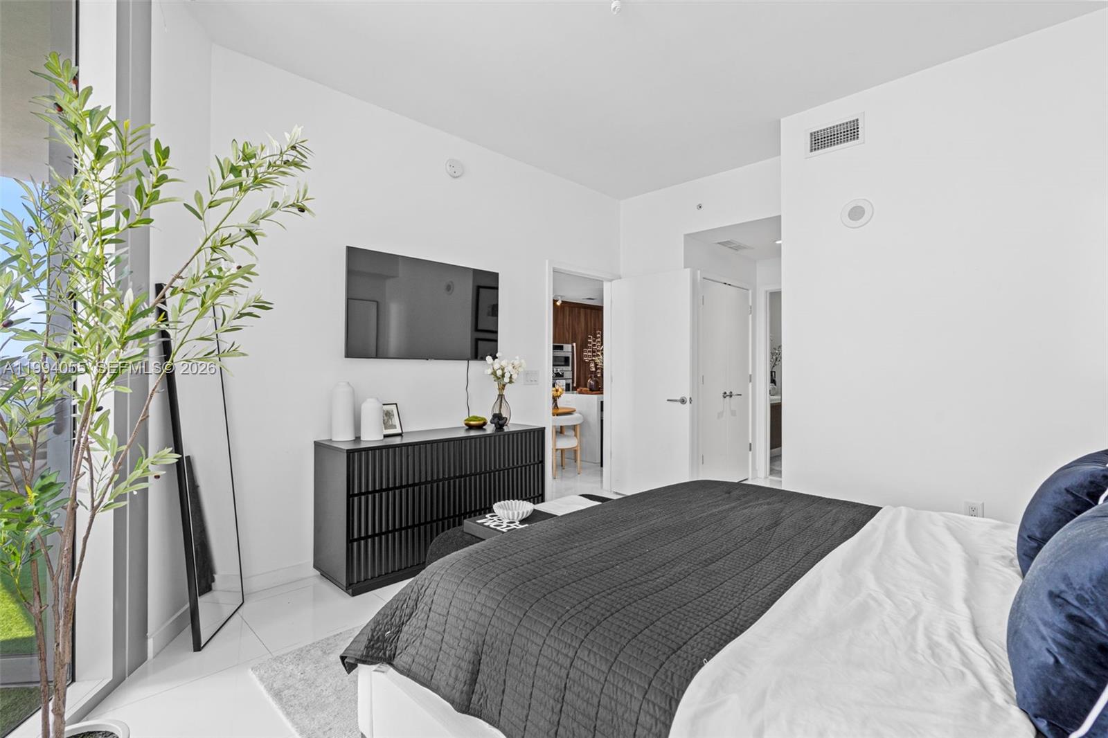 851 NE 1st Ave #1205, Miami FL 33132