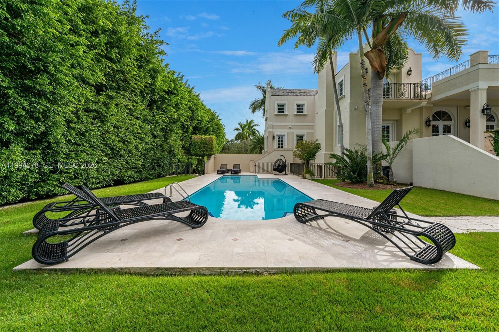 585 Arvida Pkwy, Coral Gables FL 33156