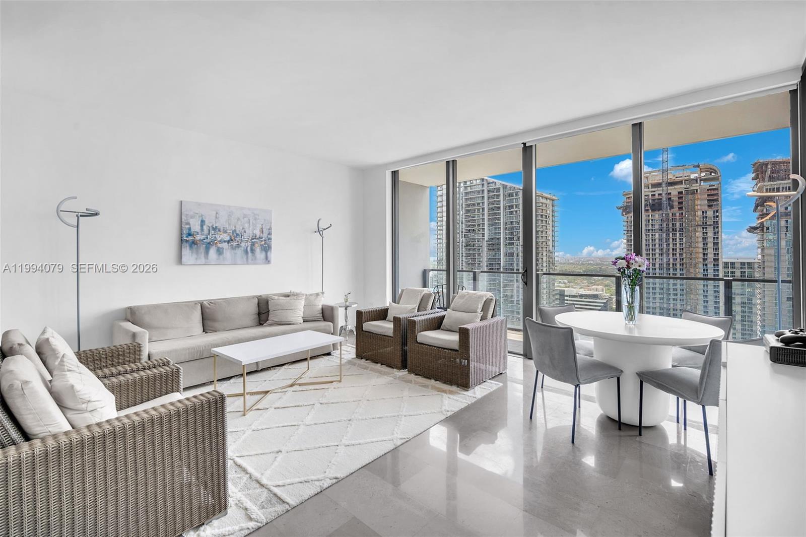 68 SE 6th St #3108, Miami FL 33131