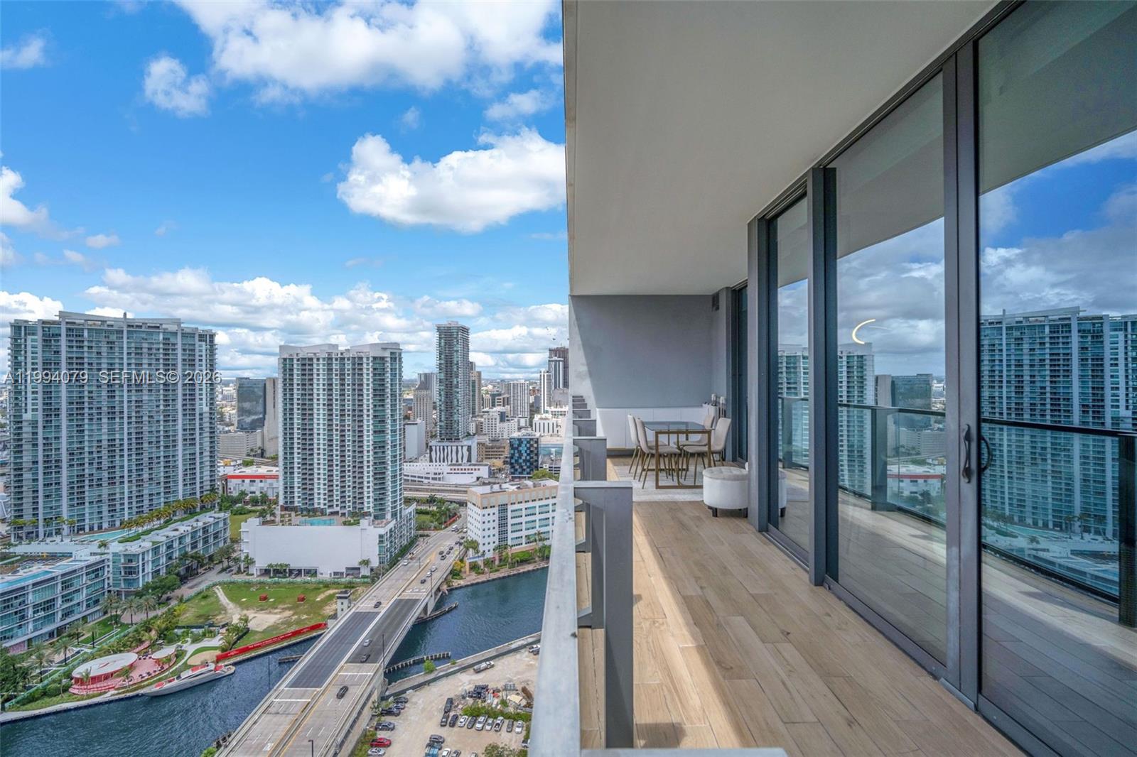 68 SE 6th St #3108, Miami FL 33131
