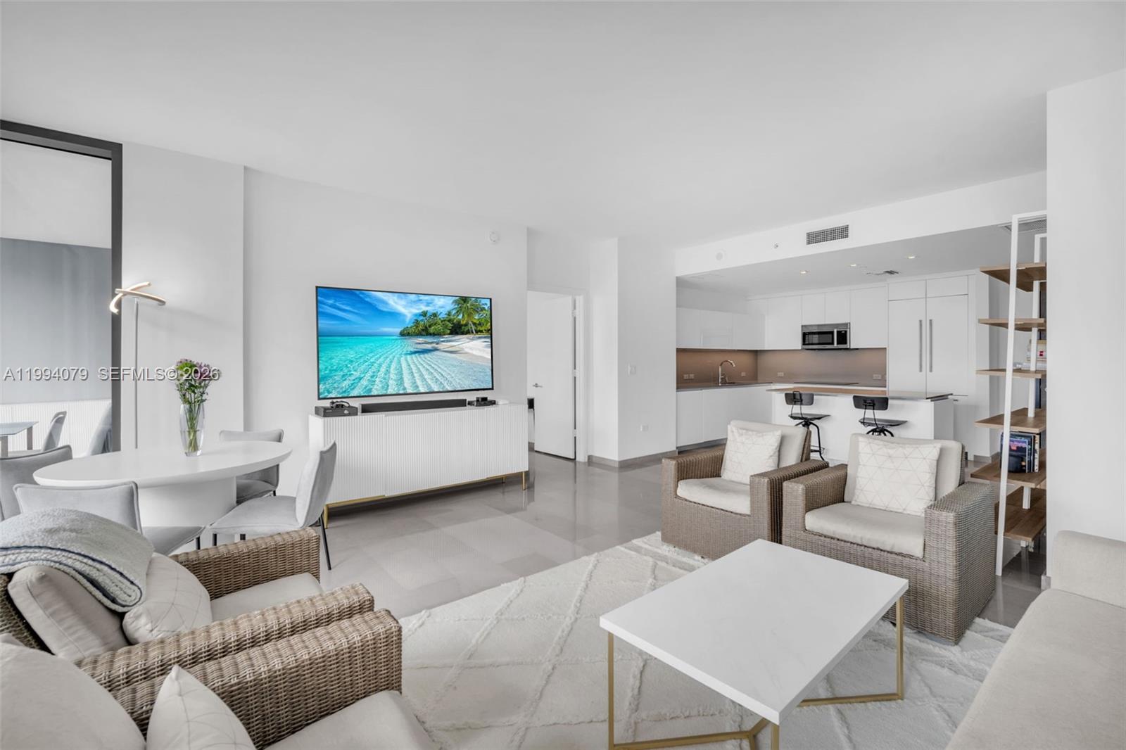 68 SE 6th St #3108, Miami FL 33131