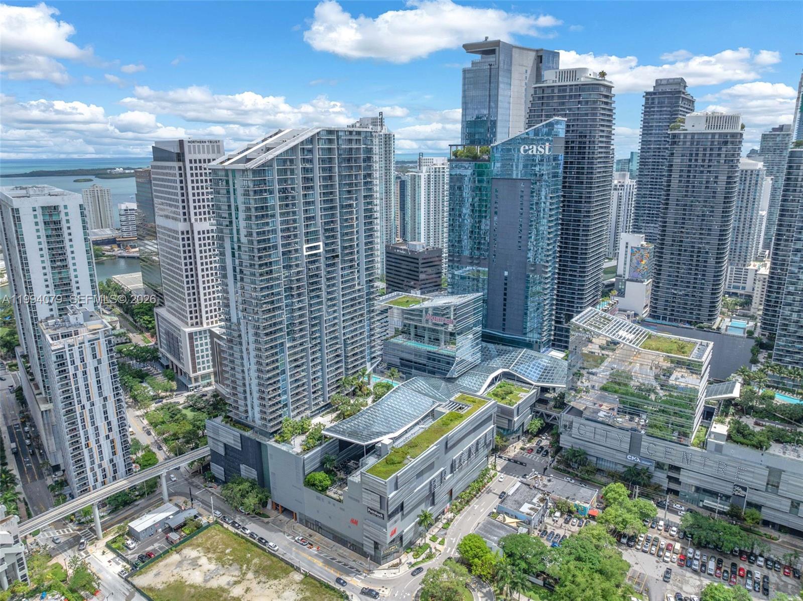 68 SE 6th St #3108, Miami FL 33131