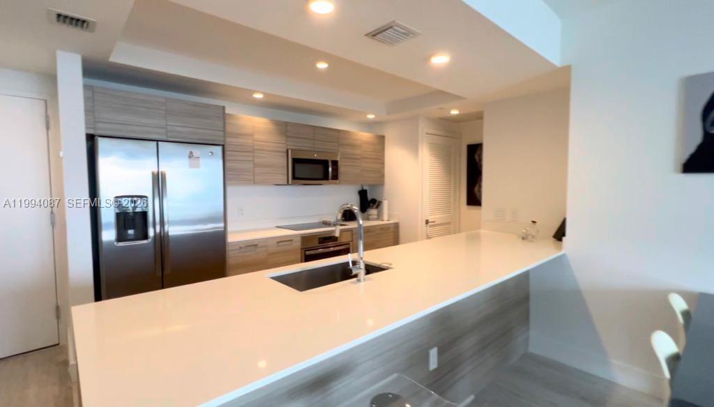 121 NE 34th St #807, Miami FL 33137