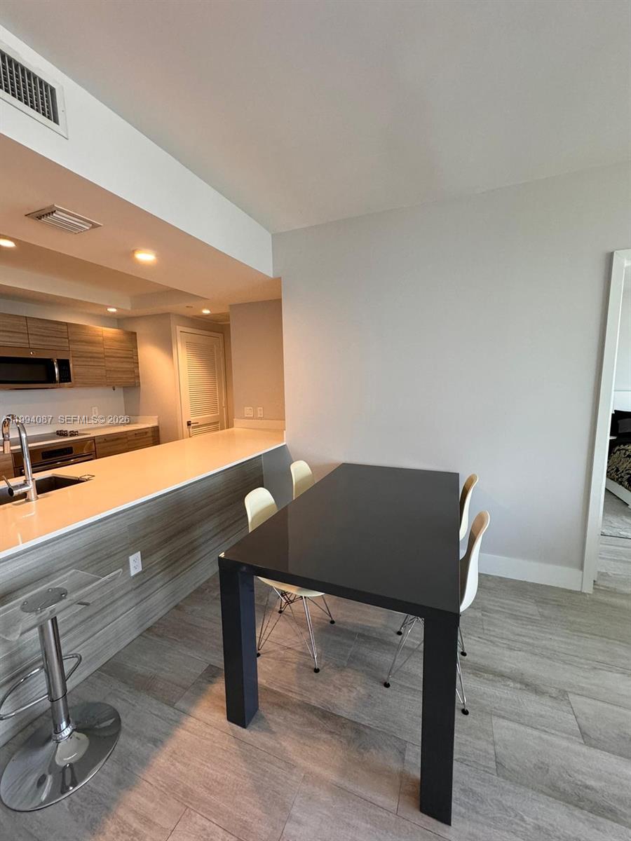 121 NE 34th St #807, Miami FL 33137