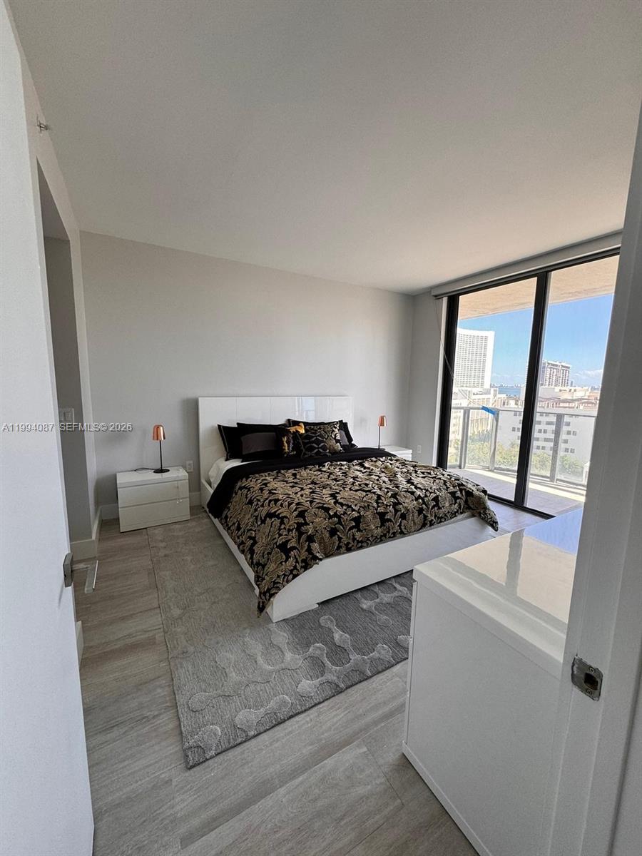 121 NE 34th St #807, Miami FL 33137