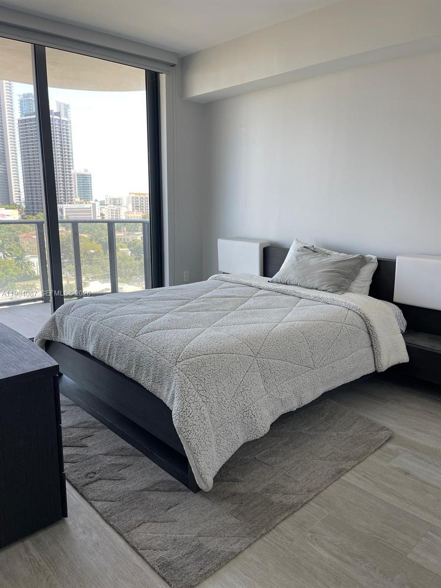 121 NE 34th St #807, Miami FL 33137