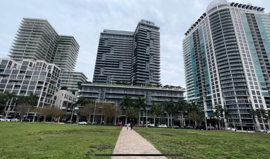 121 NE 34th St #807, Miami FL 33137