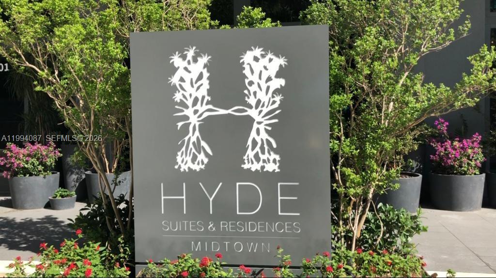121 NE 34th St #807, Miami FL 33137