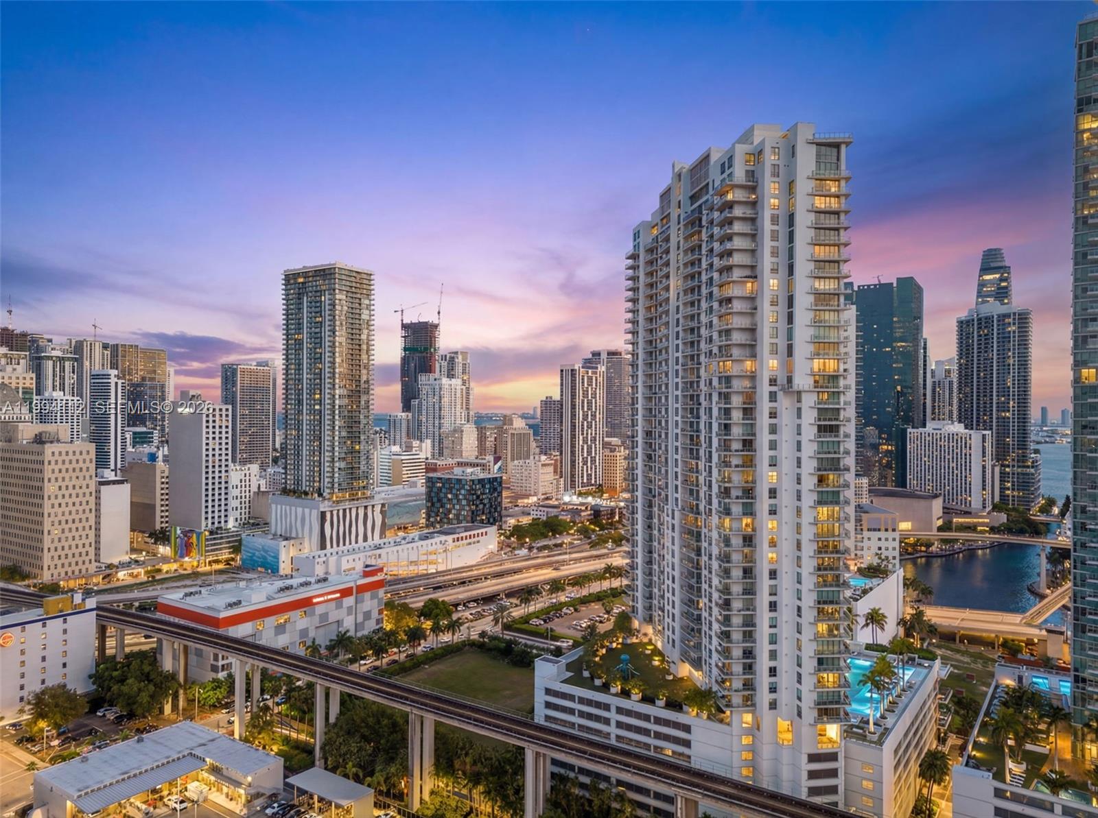 90 SW 3rd St #1105, Miami FL 33130