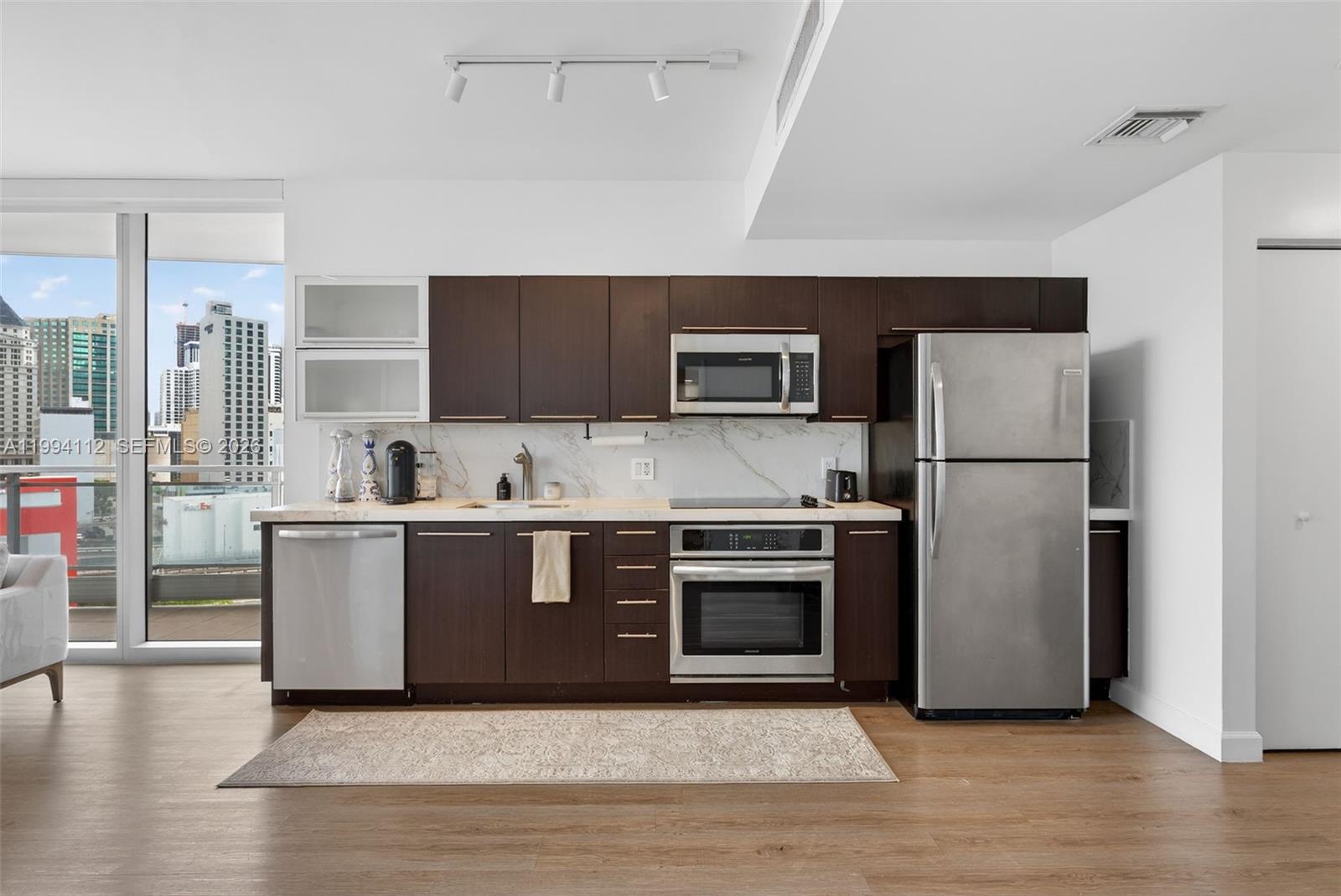 90 SW 3rd St #1105, Miami FL 33130
