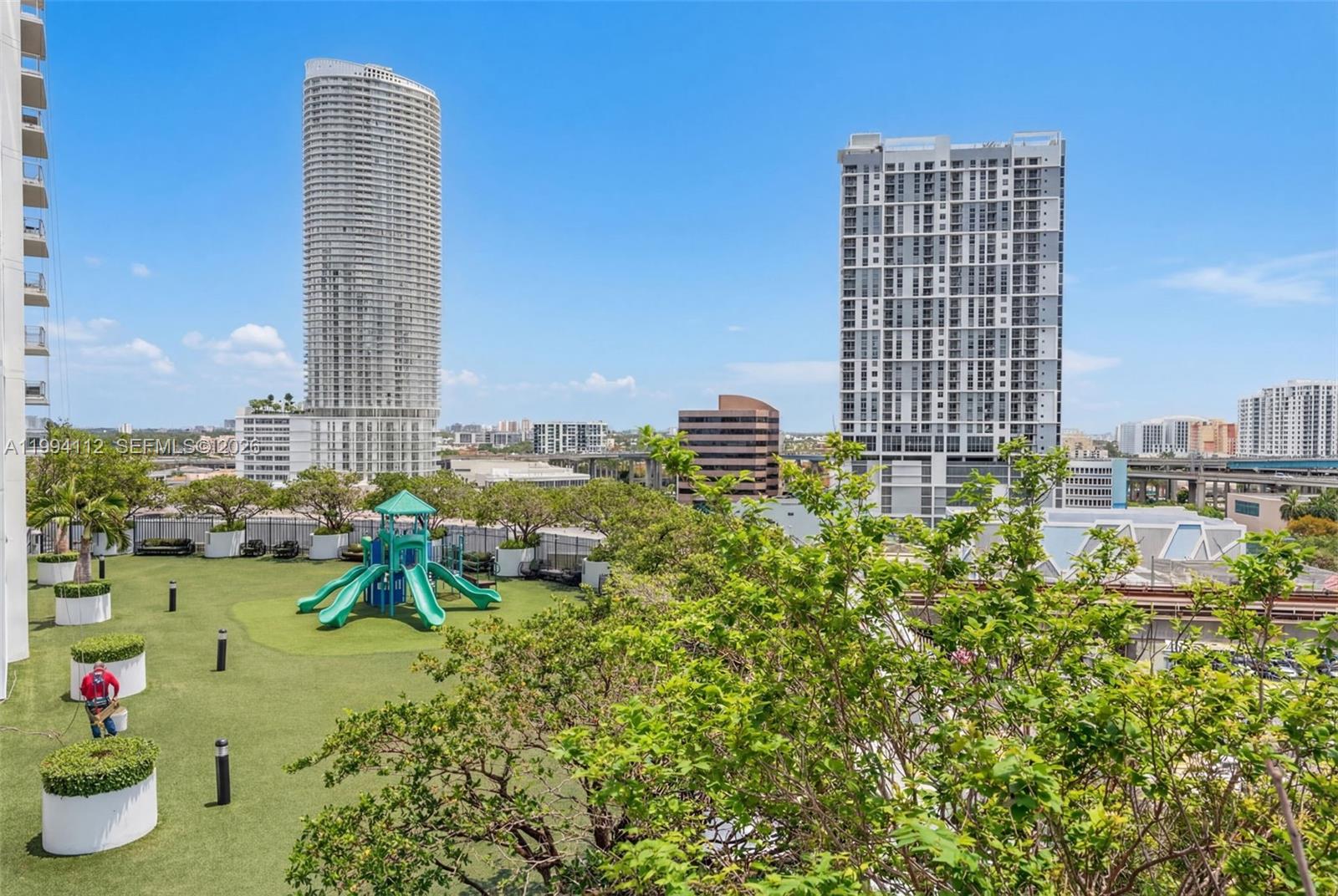 90 SW 3rd St #1105, Miami FL 33130