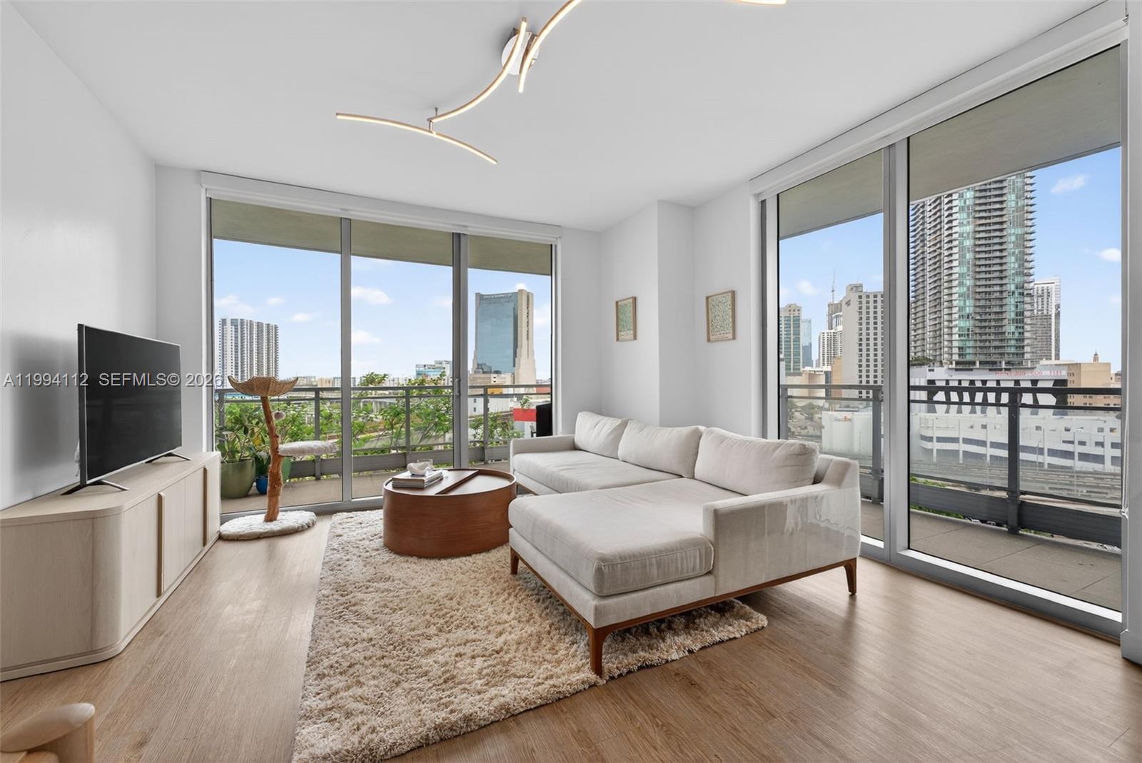 90 SW 3rd St #1105, Miami FL 33130