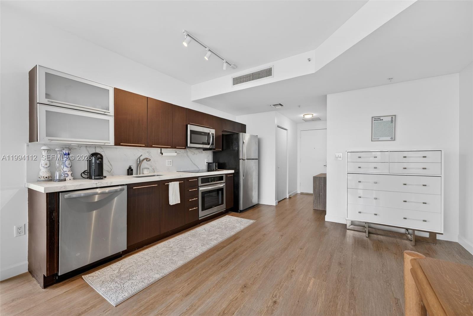 90 SW 3rd St #1105, Miami FL 33130